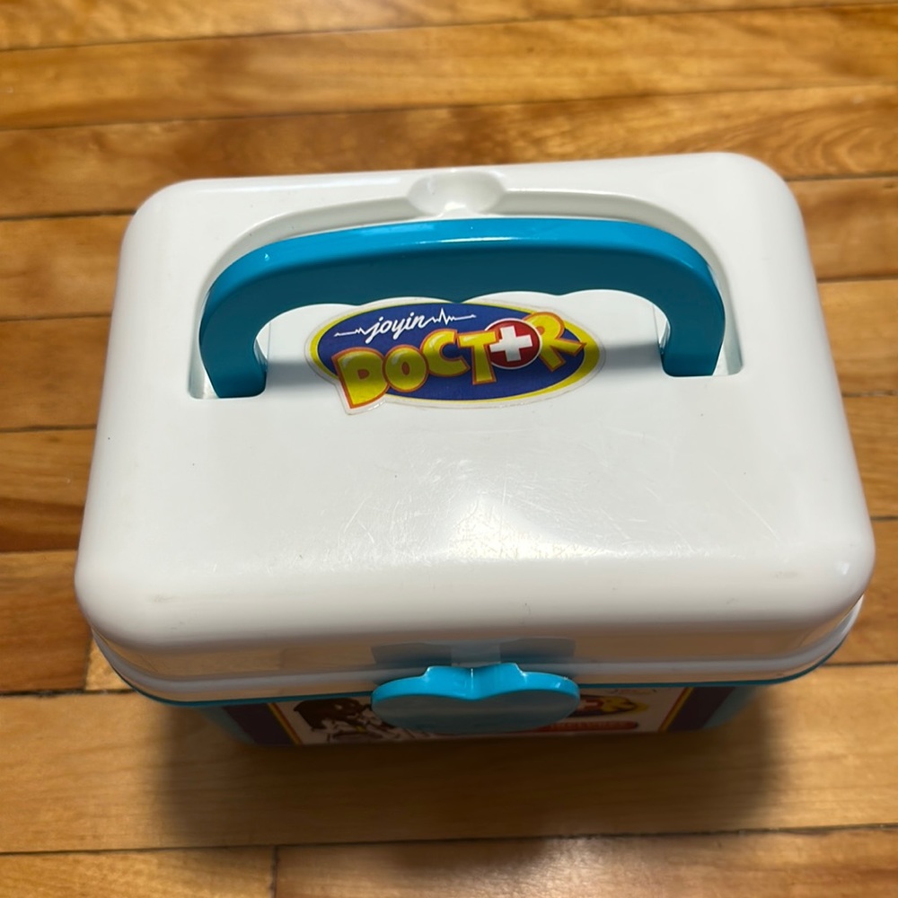 Doctor Mega Set Kit (2-in-1) include doctors coat